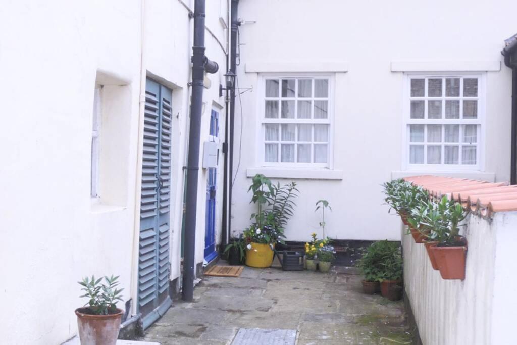 Kikas Cottage, Rear 89 Church Street, White Horse Yard Whitby Kültér fotó